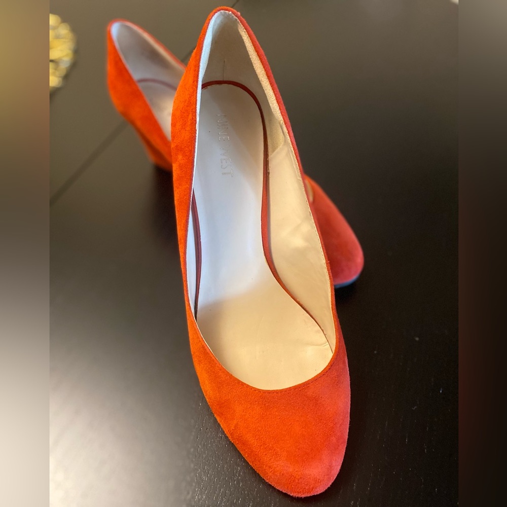 Nine West Women’s Ispy Sued Wedge Red Pump, Size 9.5